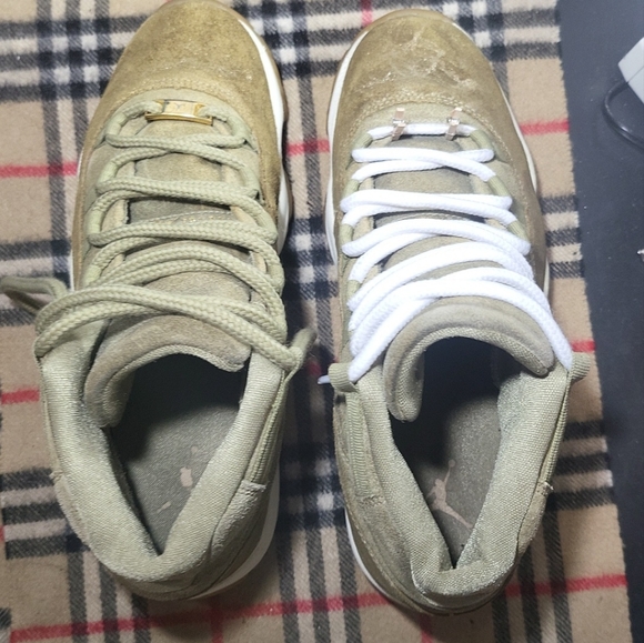 Size 9.5 - Jordan 11 Retro Olive Lux 2018 Custom (Backyard 11s). Mens Size 8Fits - Picture 11 of 12